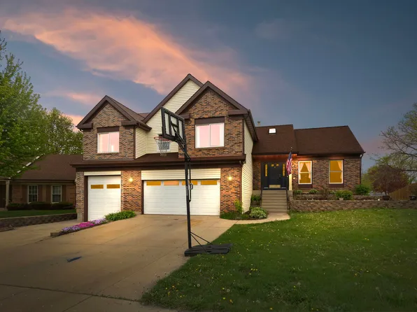 6 Cambridge Ct, Cary, IL 60013