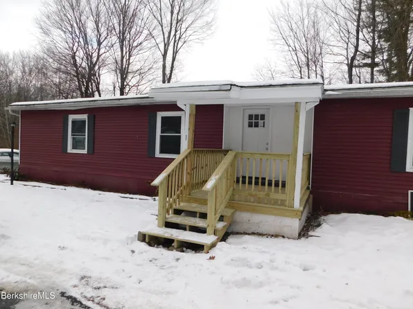 1 Lakewood Dr, Pittsfield, MA 01201