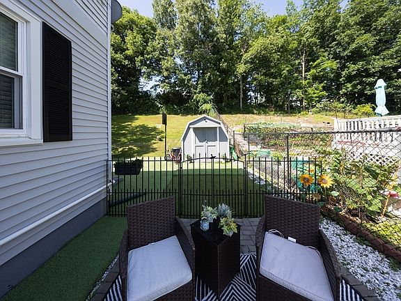 4th image of 37 Parsons Hill Dr #B