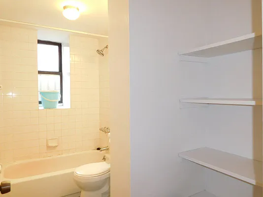 Rented by Bohemia Realty Group | media 20