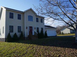 3 Munger Hill Rd, Stillwater, NY 12170