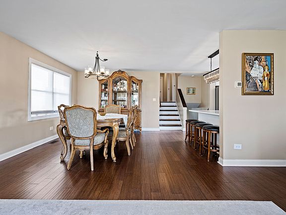 2nd image of 8821 Congress Park Ave