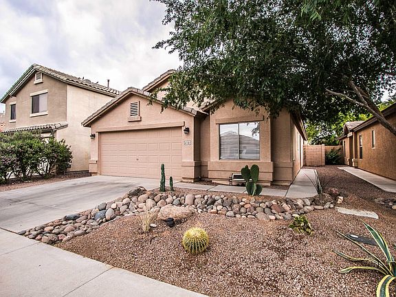 3rd image of 42383 W Hillman Dr
