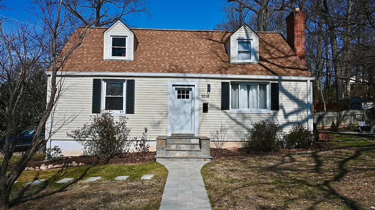 Building Photo - 7018 Aronow Dr