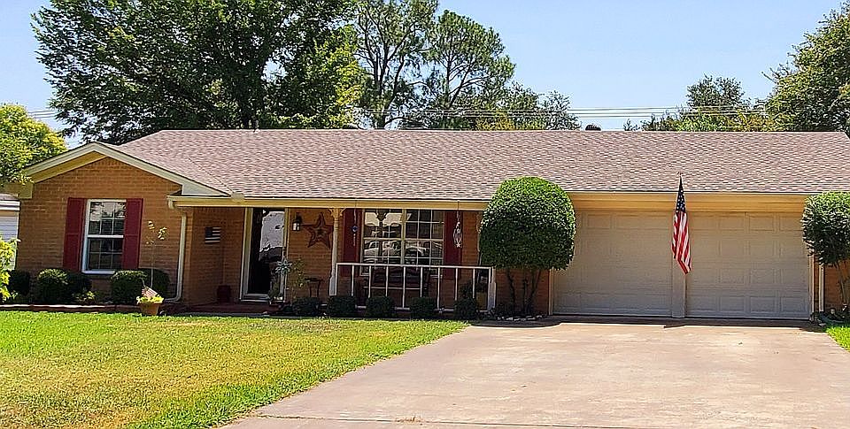 1st image of 1211 Crestwood Dr
