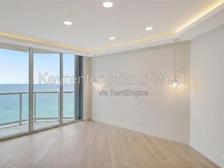 16485 Collins Ave #932 — Photo 9