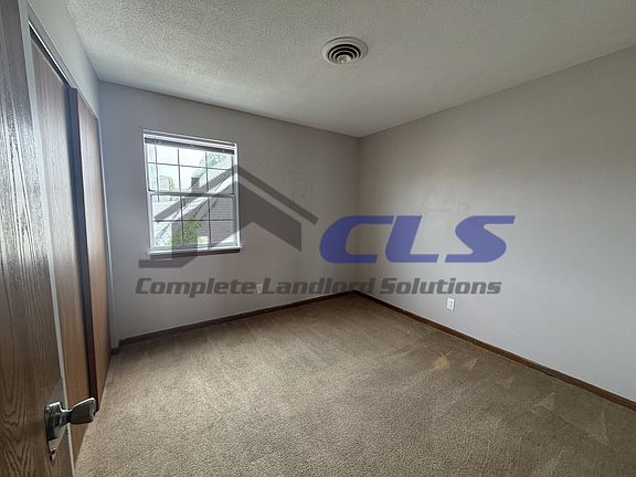 3rd image of 820 Poplar St APT 2