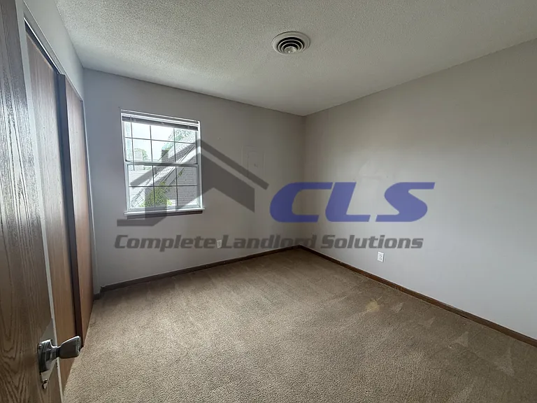 820 Poplar St #2 — Photo 3