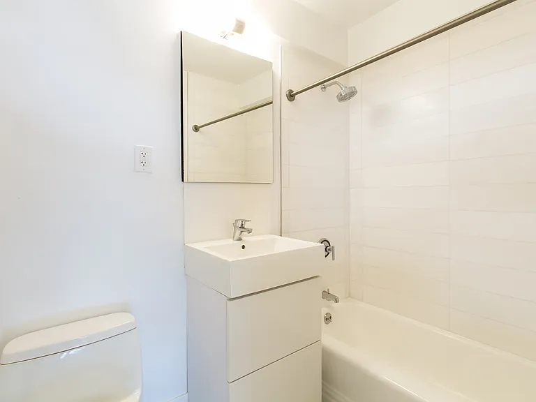 360 E 65th St #7E — Photo 10