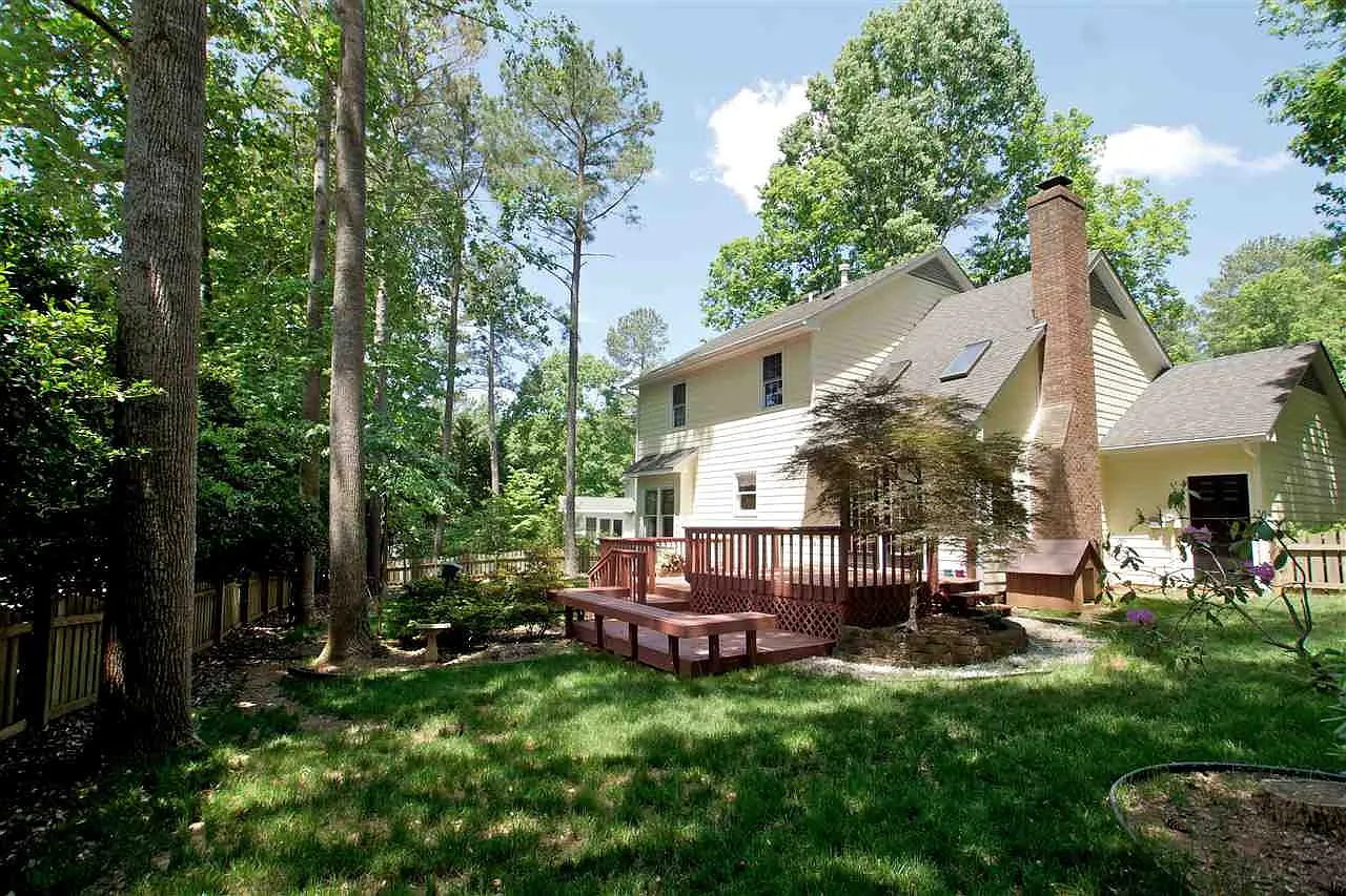 3 bed, 2.5 bath, 1837 sqft, $2,450 — Photo 2