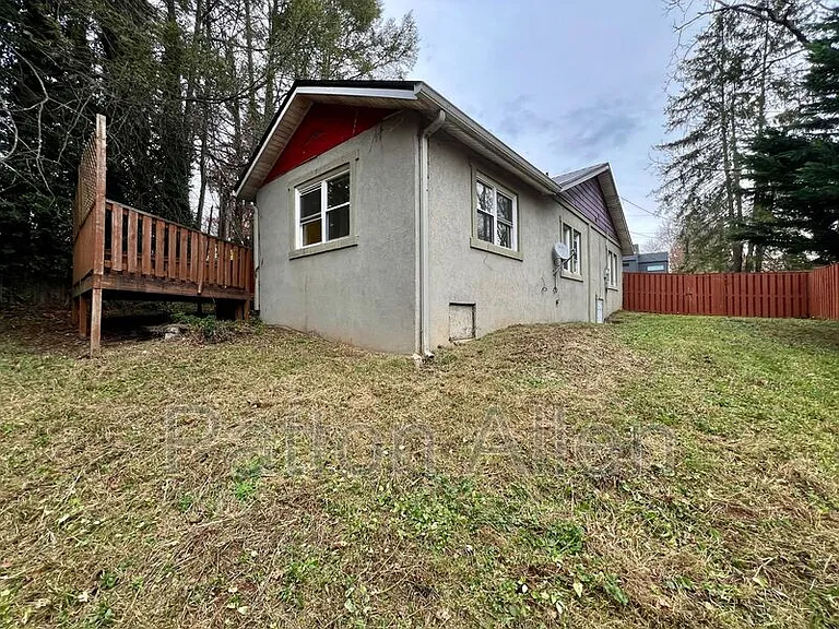 1 Middlemont Ave — Photo 24