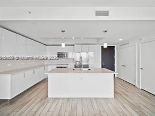 999 SW 1st Ave, Miami, FL