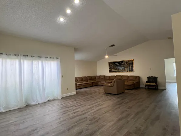 1365 NW 25th Lane, Delray Beach, FL 33445