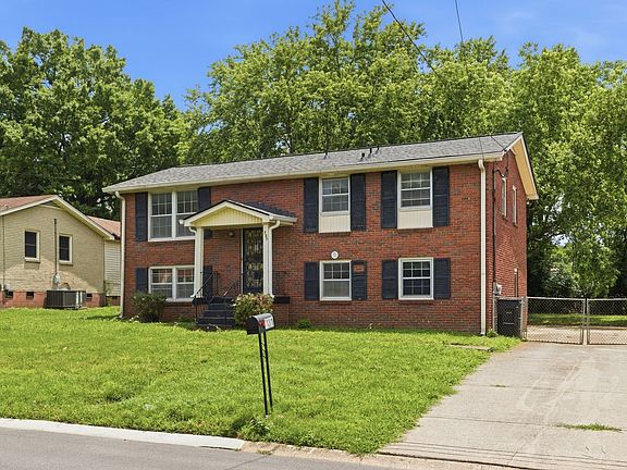 3rd image of 731 Rowan Dr