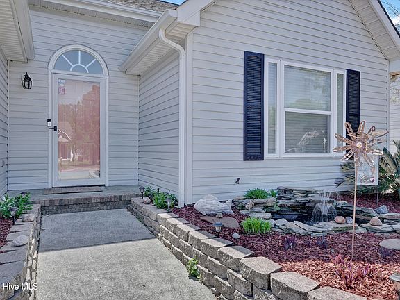 3rd image of 819 Bay Blossom Drive