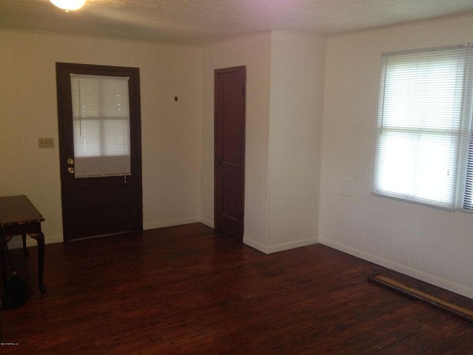 1st image of 826 Allison St