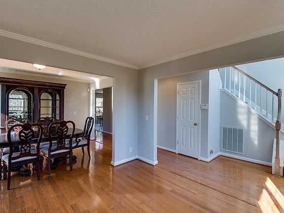 5th image of 3107 N Waterford Ct