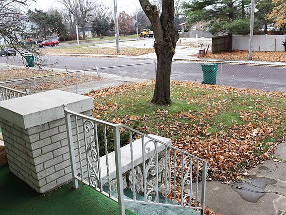 5th image of 1913 W Alice Ave