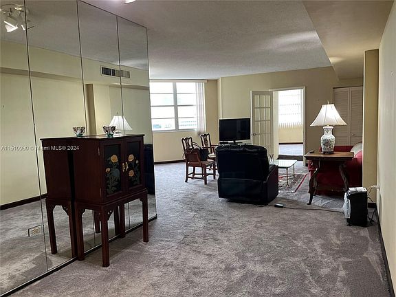 2nd image of 801 Brickell Bay Dr APT 862