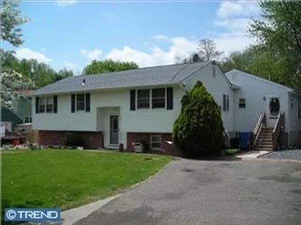 108 33rd Ave, Monroeville, NJ 08343