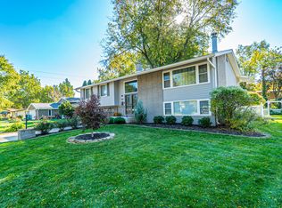 1324 Vivian Ln, Munster, IN