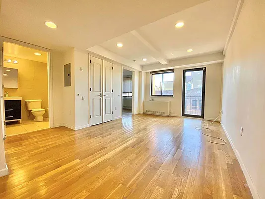 Rented by Astoria Realty | media 1