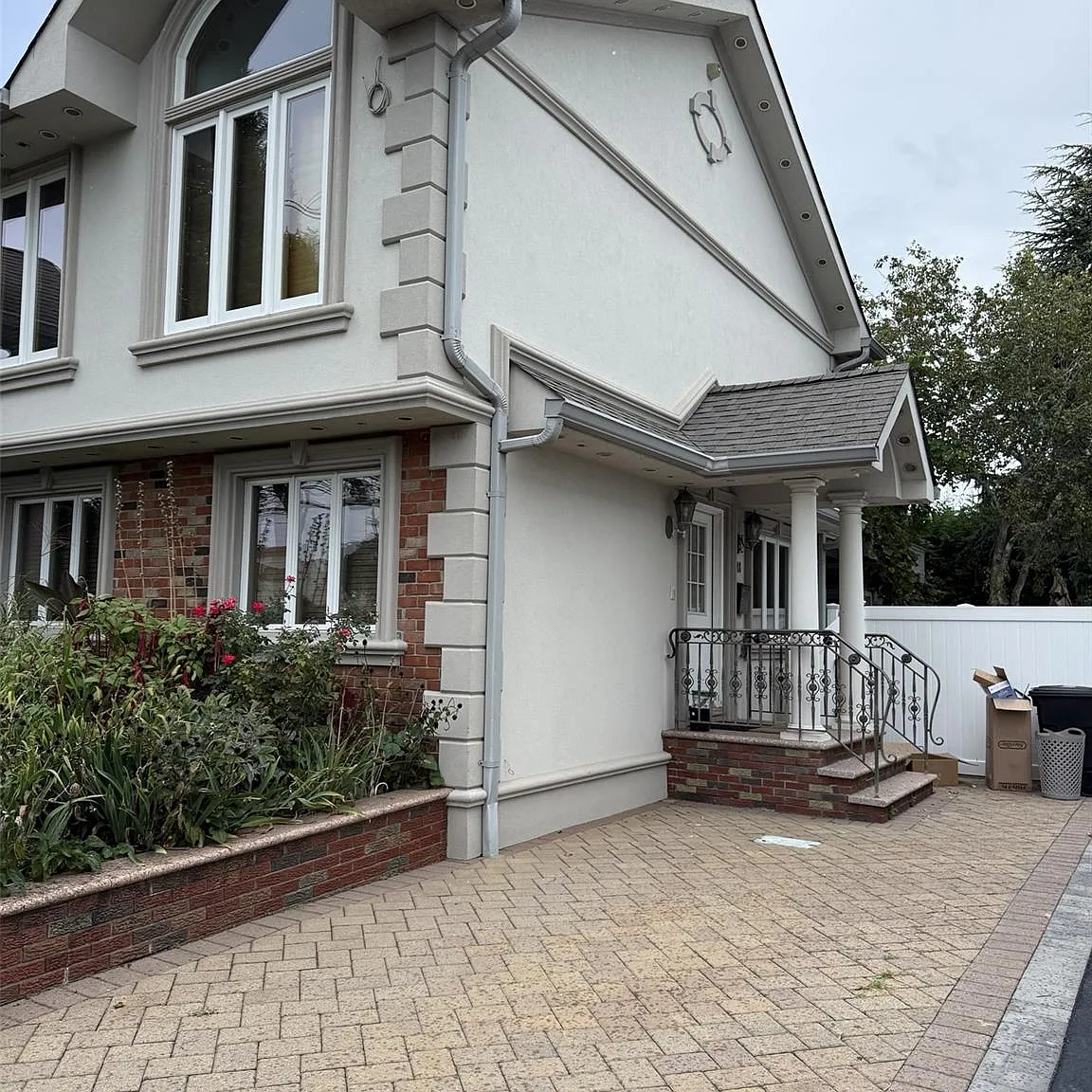 2 bed, 2.0 bath, 3053 sqft, $2,700 — Photo 2