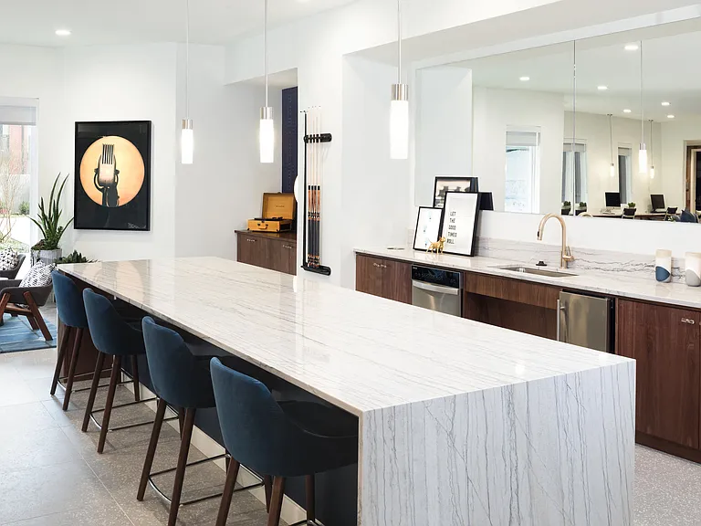Lux on Main — Photo 14