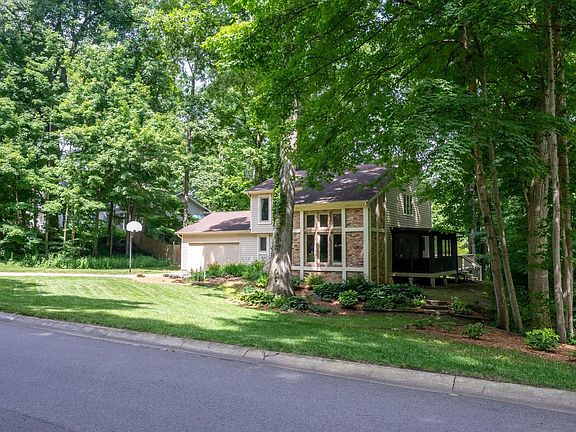 3rd image of 5629 Burnham Woods Ln