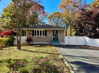 99 Grand Ave, Shirley, NY 11967