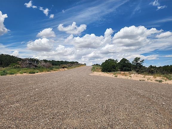 3rd image of 87 Camino Valle