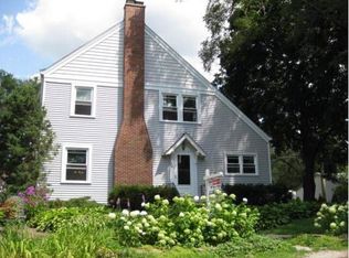 22 Woodlawn Dr, Mundelein, IL