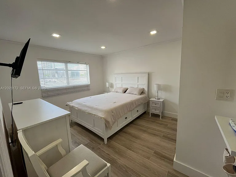 6965 Harding Ave #401 — Photo 8
