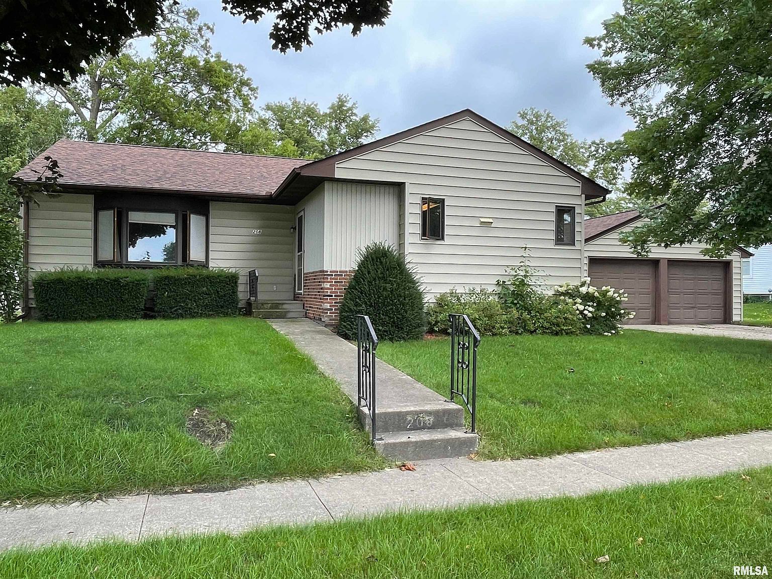 208 Iowa St, Wheatland, IA 52777 Zillow