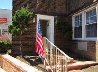 89B Cuttermill Rd, Great Neck, NY 11021