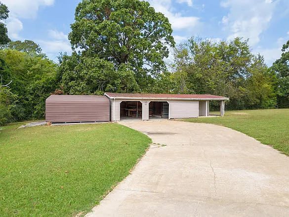 9021 Pleasant Ln — Photo 13