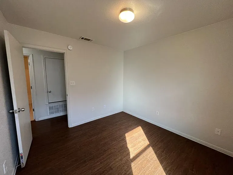 601B Bermuda — Photo 14