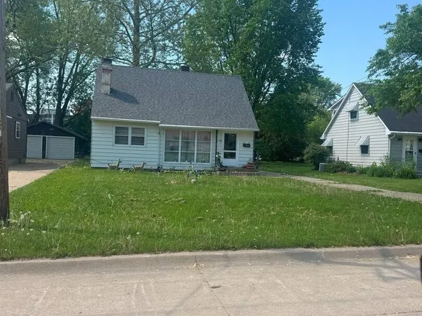 515 16th Ave N, Clinton, IA 52732