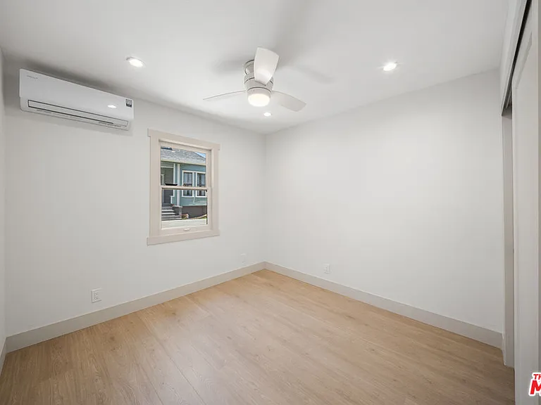 323 N Avenue 52 — Photo 11