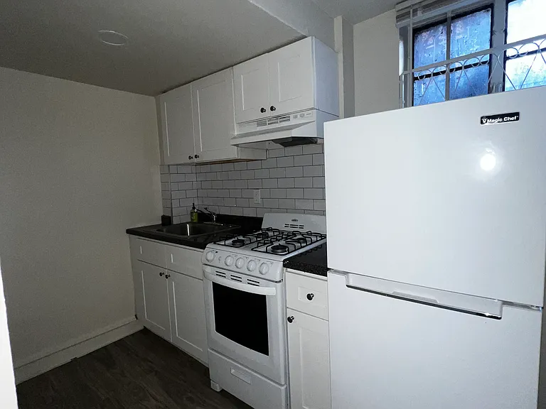 2125 Locust St #1 — Photo 8