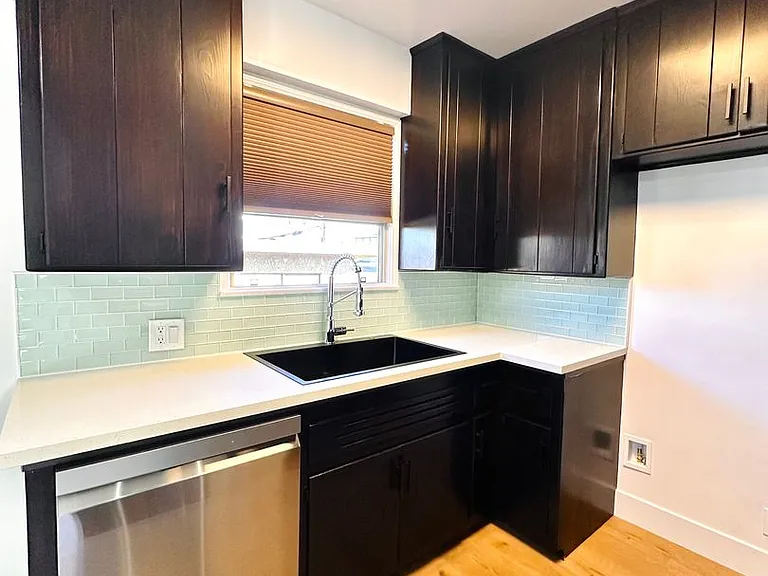 1101 E Grand Ave — Photo 90