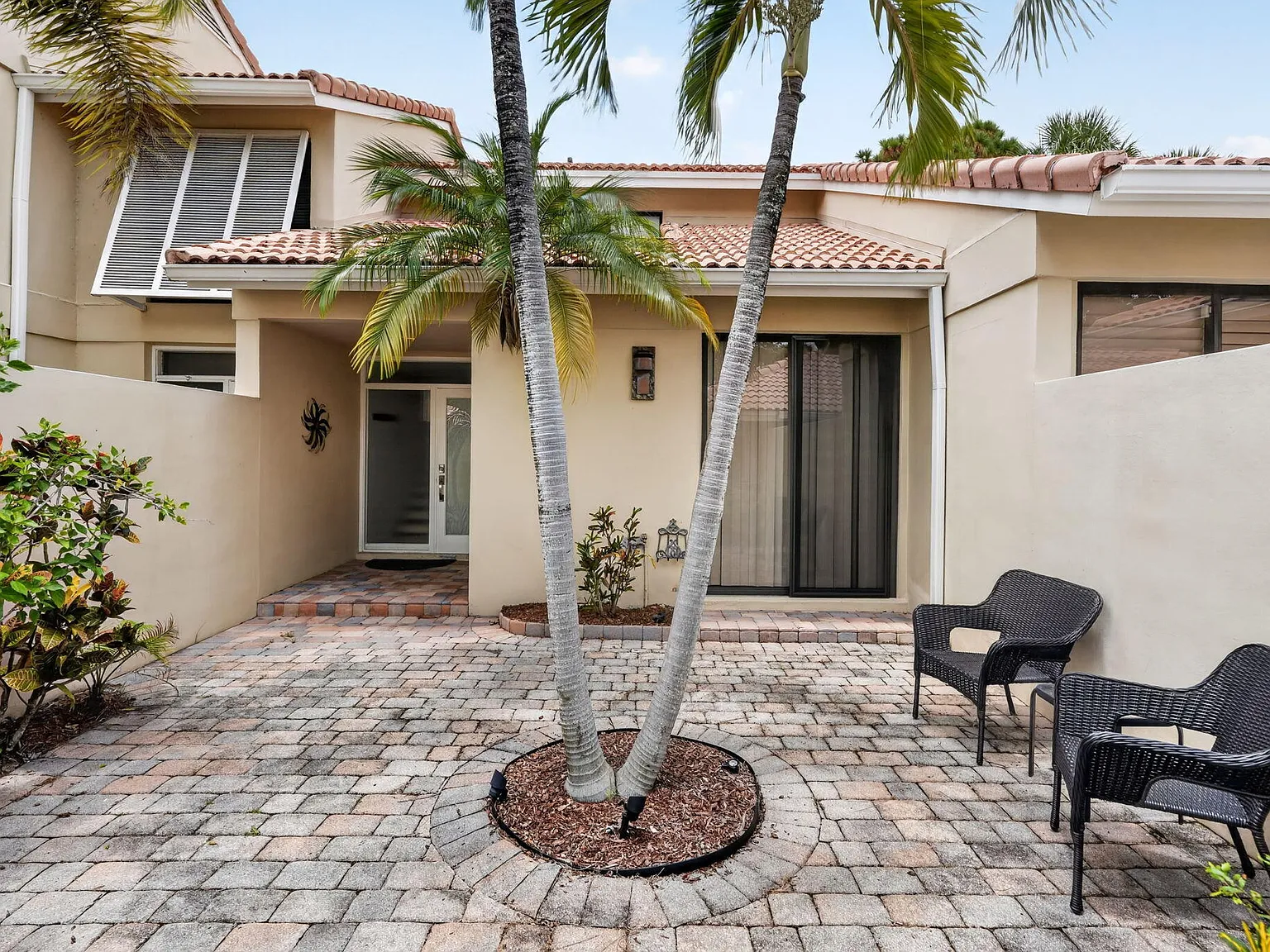 2 bed, 2.0 bath, 1491 sqft, $8,500 — Photo 4