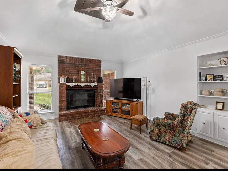 1132 Kensington Ct — Photo 13
