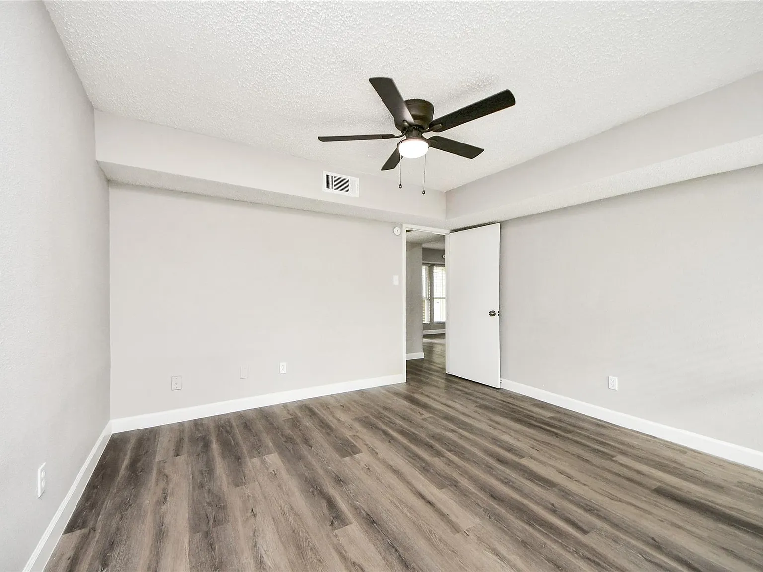 2 bed, 2.0 bath, 1280 sqft, $1,600 — Photo 4