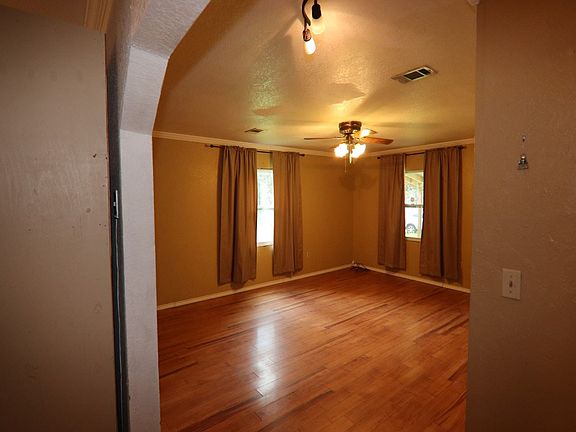 3rd image of 1190 Aldred St