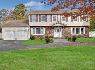48 Redwood Dr, Toms River, NJ 08753