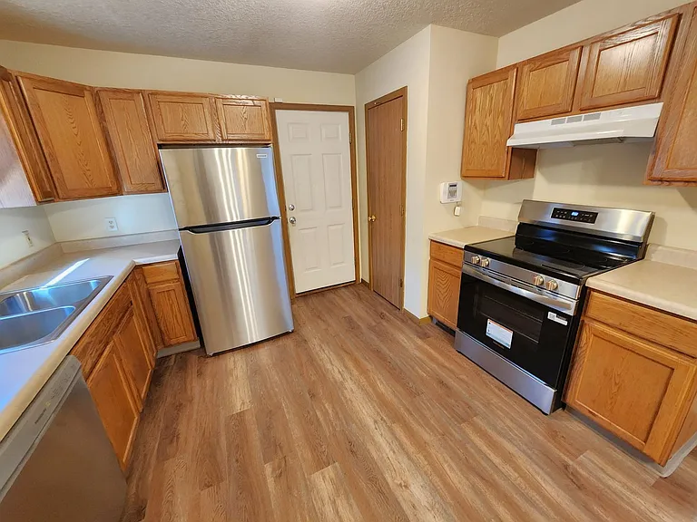 3402 SE Golden Ave — Photo 7