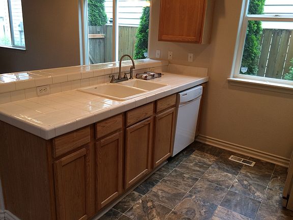 5th image of 7806 NE 24th Ct