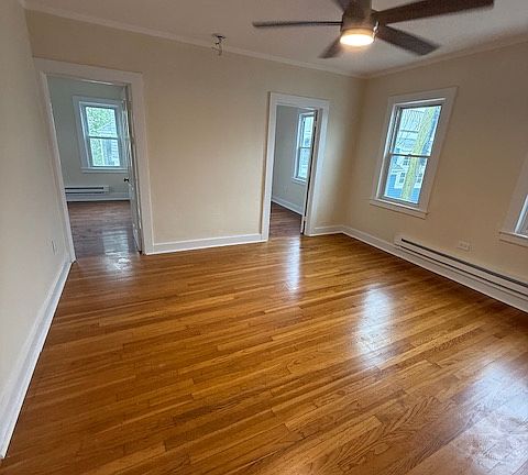 4th image of 14 Trumbull St #4