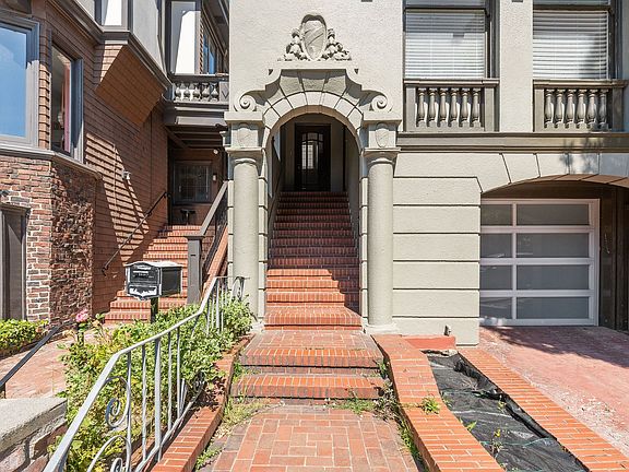 2nd image of 916 Ashbury St